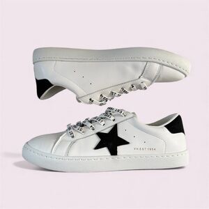 Vintage Havana White and Black Carla Sneakers